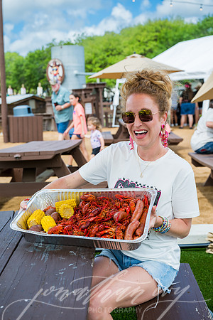 JonathanIvyPhoto-ThePinkEnvelope-Splashway-Crawfish-WineFest-2026-010