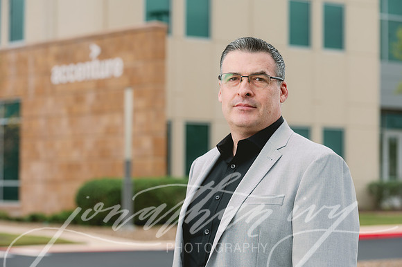 JonathanIvy-Accenture-GlennHoward-Headshots-032023-09