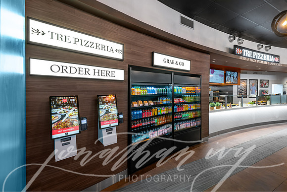 JonathanIvy-Avolta-TrePizzeria-091126-01
