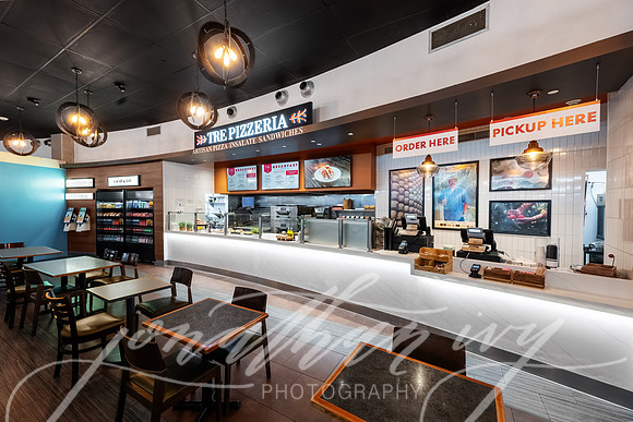 JonathanIvy-Avolta-TrePizzeria-091126-10