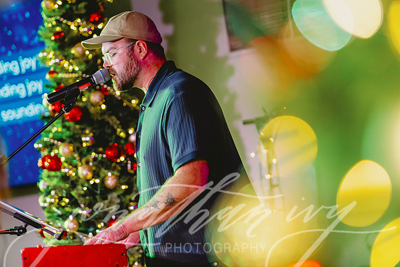 JonathanIvy-ThePark-JingleJam-24-41