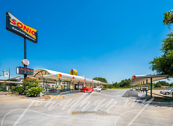 JIP-MarcusMillichap-Sonic5031RigsbyAve-22