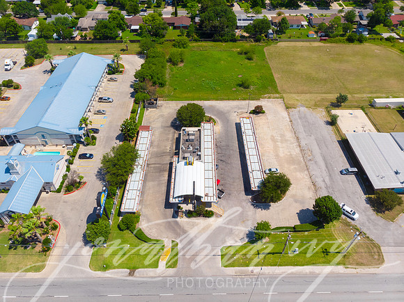 JIP-MarcusMillichap-Sonic5031RigsbyAve-16