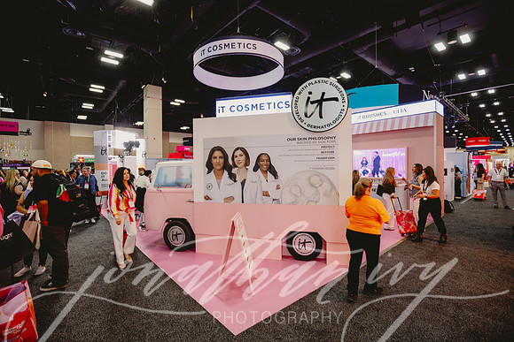 JonathanIvy-Ulta-FLC-2025-IT-Cosmetics-37