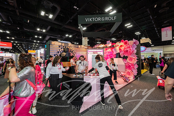 JonathanIvy-Ulta-FLC-2025-Viktor&Rolf-13
