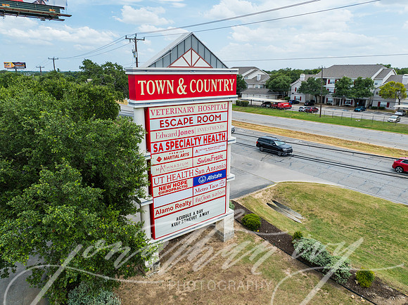 JonathanIvy-Town&Country-10350BanderaRd-17