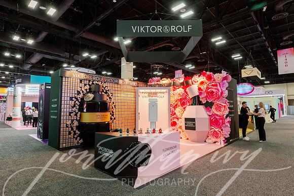 JonathanIvy-Ulta-FLC-2025-Viktor&Rolf-22