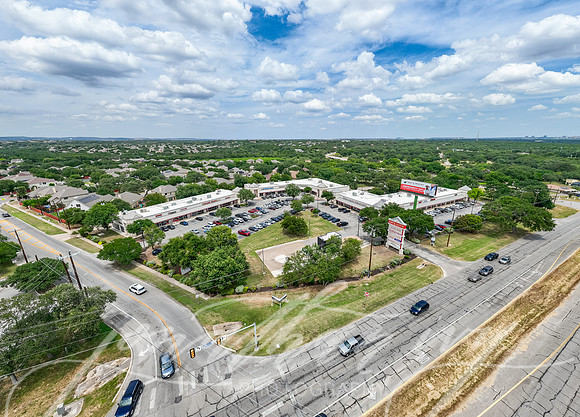 JonathanIvy-Town&Country-10350BanderaRd-06