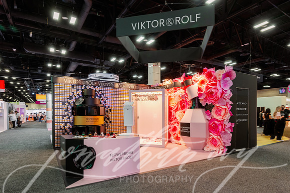 JonathanIvy-Ulta-FLC-2025-Viktor&Rolf-21